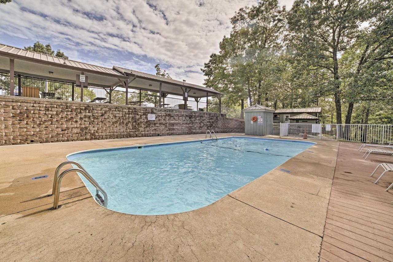 Reed Springs Condo With Furnished Deck And Pool Access Reeds Spring Exterior foto